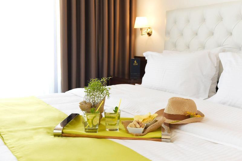 Armata Boutique Hotel Spetses Town Ngoại thất bức ảnh