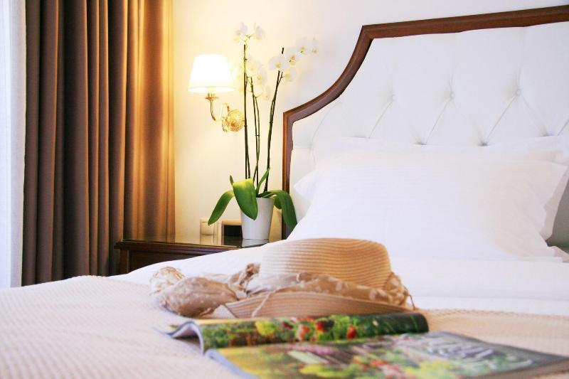 Armata Boutique Hotel Spetses Town Ngoại thất bức ảnh