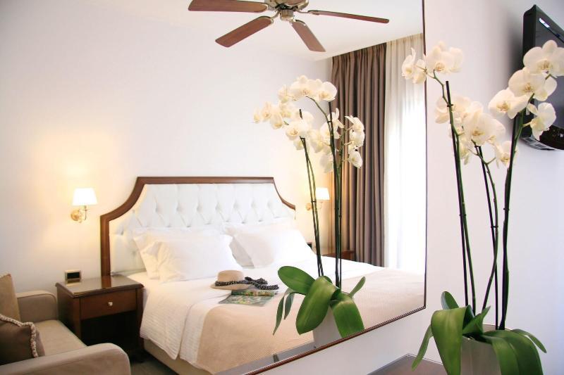 Armata Boutique Hotel Spetses Town Ngoại thất bức ảnh